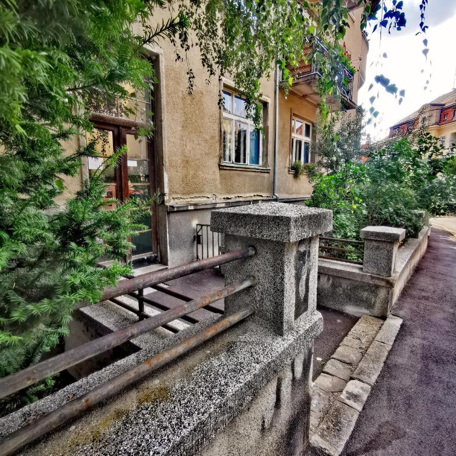 Cozyhome The Castle Apartment - Spacious, Quiet, High Ceiling 布拉迪斯拉发 外观 照片