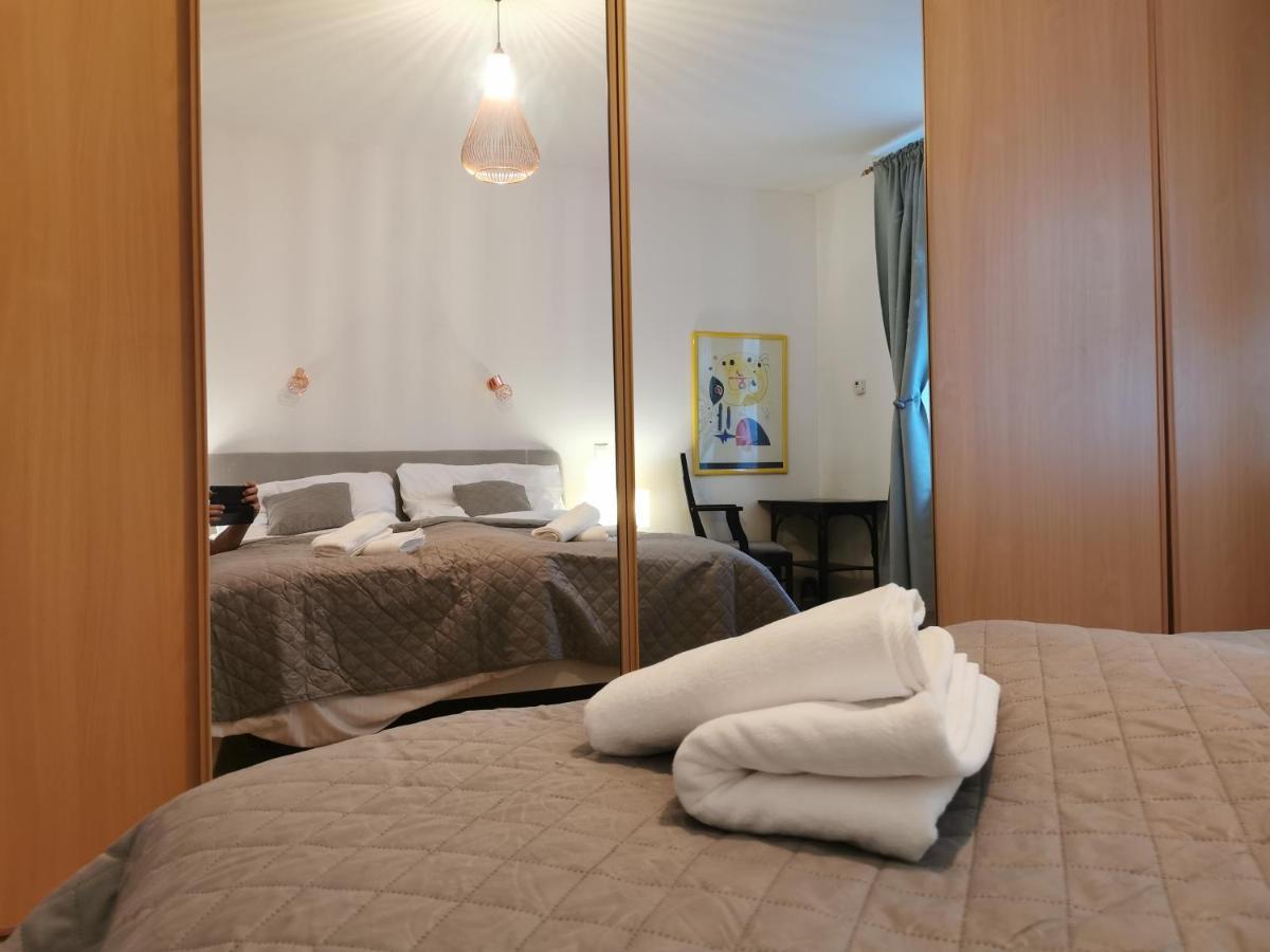 Cozyhome The Castle Apartment - Spacious, Quiet, High Ceiling 布拉迪斯拉发 外观 照片