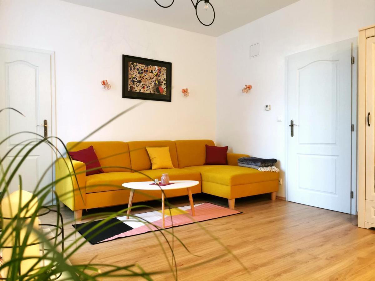 Cozyhome The Castle Apartment - Spacious, Quiet, High Ceiling 布拉迪斯拉发 外观 照片