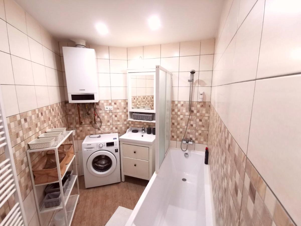 Cozyhome The Castle Apartment - Spacious, Quiet, High Ceiling 布拉迪斯拉发 外观 照片